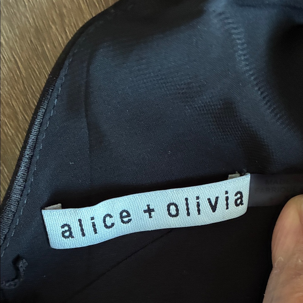 EUC Alice + Olivia XS Black FRENCHIE HANDKERCHIEF HALTER TOP - Picture 2 of 12